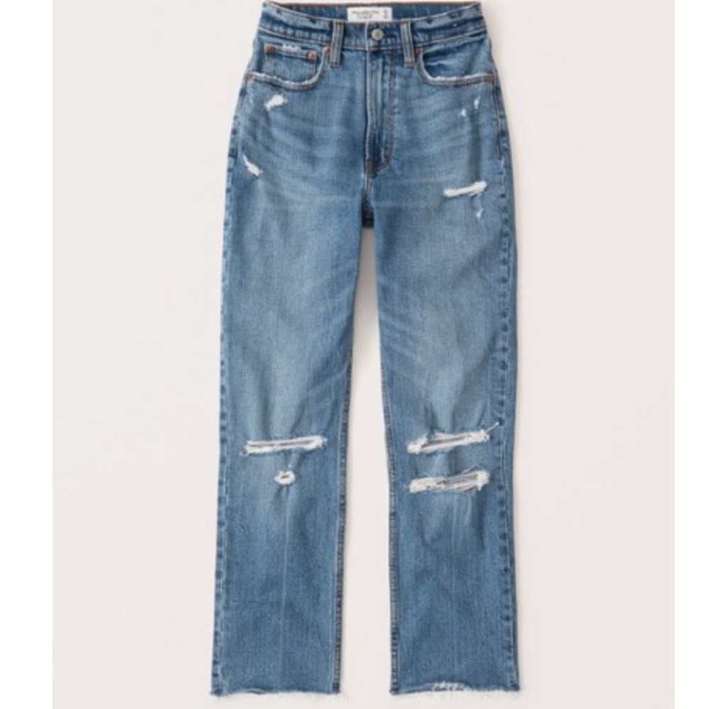 Curve Love Ultra High Rise Ankle Straight Jean
SKU:641851737 Color:MEDIUM RIPPED